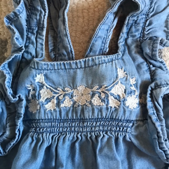 Baby Gap denim romper - Picture 2 of 3